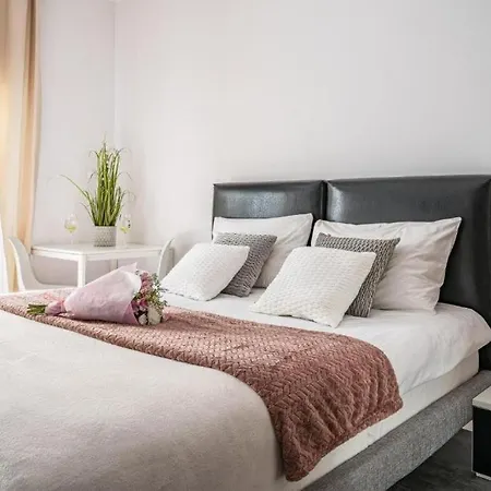 Artapart Market Square *