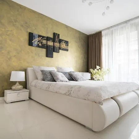 Artapart Market Square Apartment